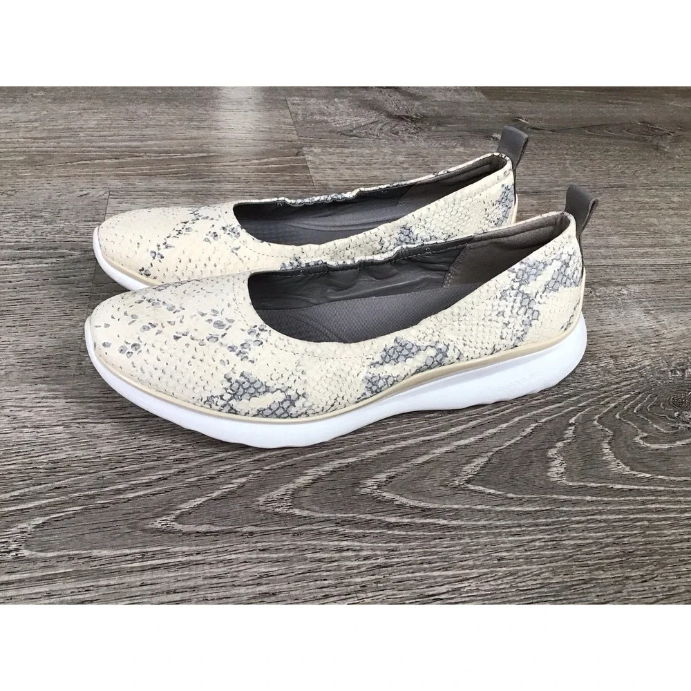 Cole Haan Womens Size 9B Grand Ambition Cream Snake Print Flats W16649